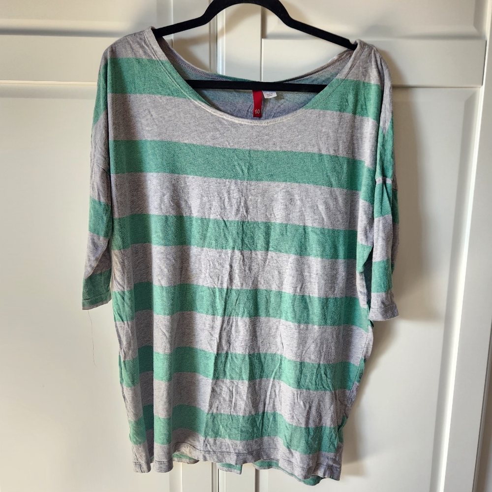 H&M green and gray stripped sweater Size L